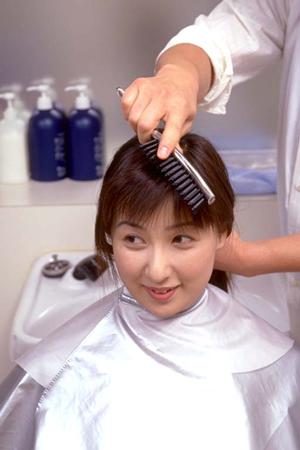 銀座でドライヘッドスパが得意な美容室